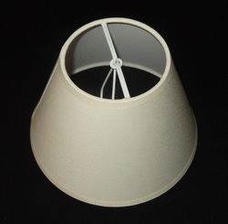 A552 - śred. 17,5 cm - na żarówkę małą kulkę