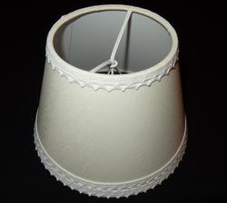A552C - śred. 17,5 cm - na żarówkę małą kulkę
